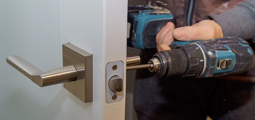 Broken Door Handle Lock Repair in Discovery Bay, California